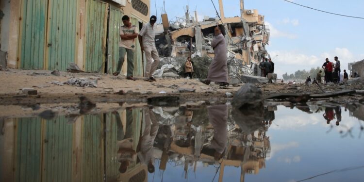 Al menos 51 muertos en ataques israelíes en el sur de Gaza, según autoridades palestinas