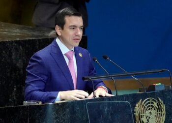 El presidente ecuatoriano cancela agenda internacional para ofrecer apoyo a la ministra del Interior