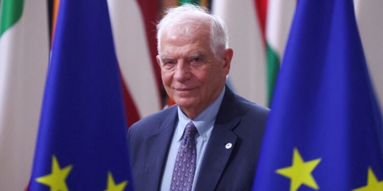 Europa apunta a crisis venezolana. Machado dice estar en el país.