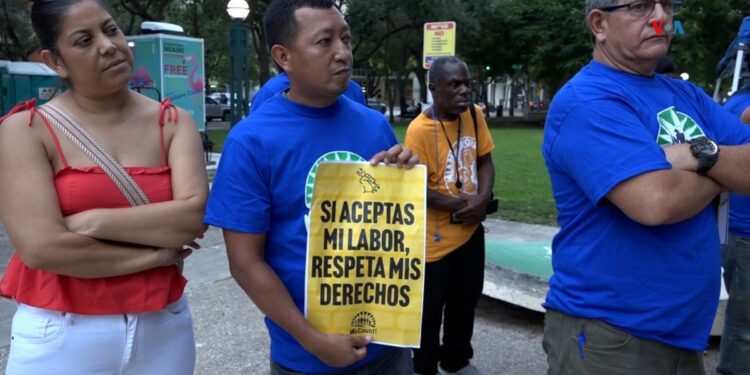 “Construimos edificios de lujo, pero vivimos en la miseria”