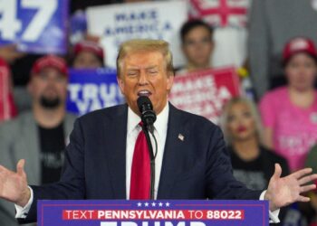 El expresidente y candidato republicano Donald Trump reiteró su intención de imponer altos aranceles a los vehículos importados de México