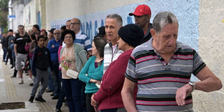 Brasil vota en segunda vuelta en las municipales