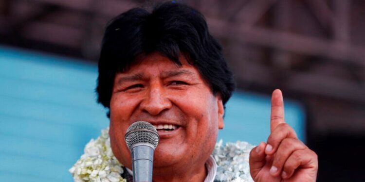 Fiscal cita a declarar a Evo Morales por abuso de una menor, trata y tráfico de personas