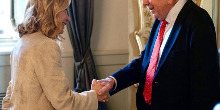 Tras cita con Edmundo González Urrutia, Meloni pide cesar persecución en Venezuela