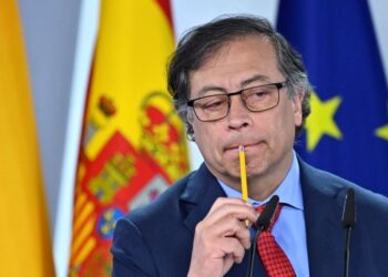 Autoridad electoral investiga a Petro por irregularidades financieras en su campaña