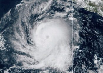 Kristy se fortalece a huracán de categoría 5 en el Pacífico, ¿tocará tierra?
