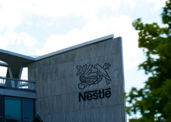 ONGs piden a Nestlé dejar de añadir azúcar en alimentos para bebés en países en desarrollo