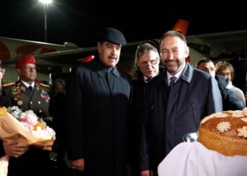 Maduro llega a cumbre BRICS en Rusia en su primer viaje tras el fraude electoral