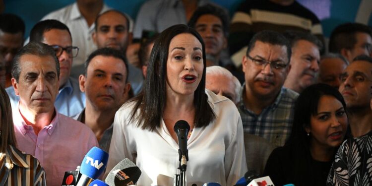 María Corina Machado desmiente a Maduro sobre las maletas Gucci