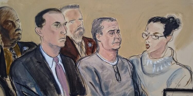 Condenan a exalto funcionario de México a 38 años de prisión