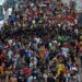 Sale caravana de migrantes desde frontera sur de México rumbo a EEUU
