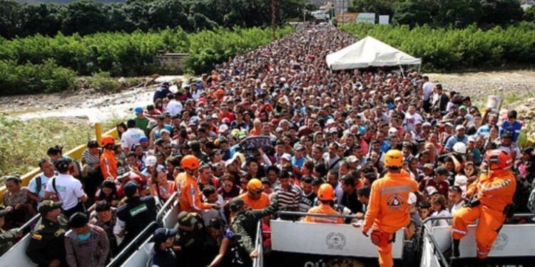 Según ONG, Venezuela vive su sexta ola migratoria