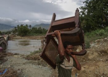 Cubanos buscan recuperarse de los daños ocasionados por el ciclón Oscar sin ayuda del régimen