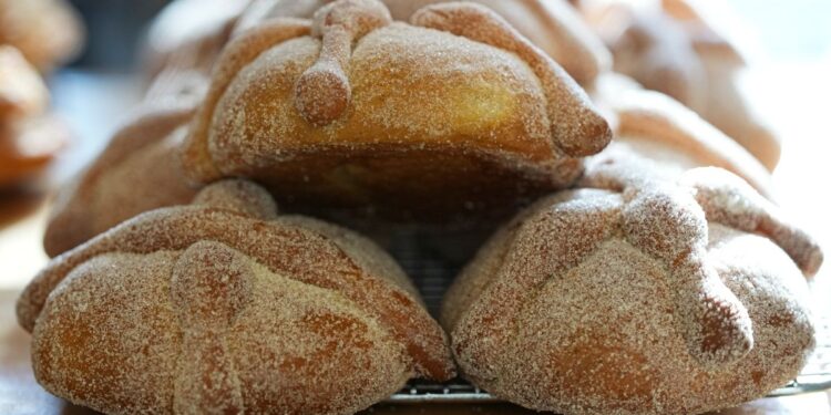 Pan de muerto, una azucarada tradición