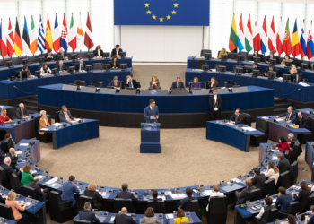 Eurocámara agenda debatir solicitud de orden de captura contra Nicolás Maduro