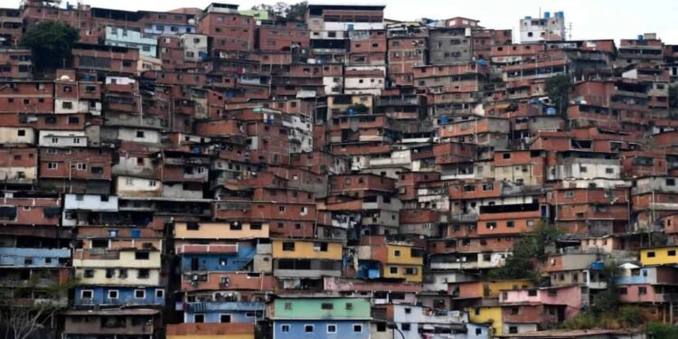 Adolescente abandonó a su recién nacido sobre la platabanda de un vecino en Petare
