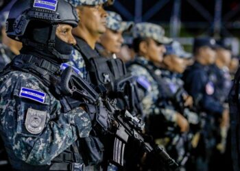 Policías y militares cercan barriada de El Salvador para capturar pandilleros