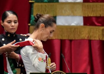 Claudia Sheinbaum asume como primera presidenta de México