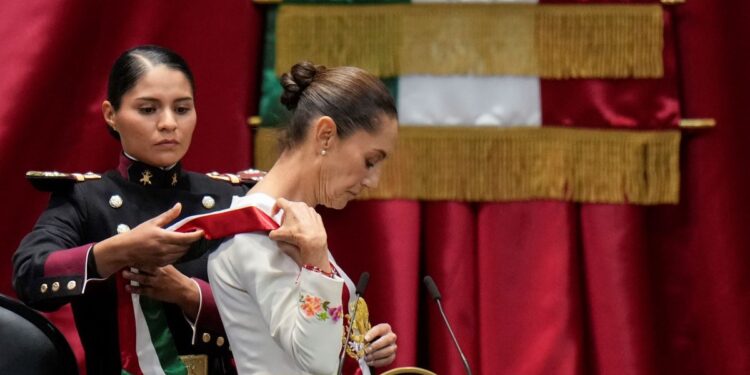 Claudia Sheinbaum asume como primera presidenta de México