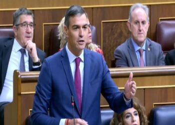 Pedro Sánchez pide disculpas por casos de corrupción y el PP insiste en su renuncia