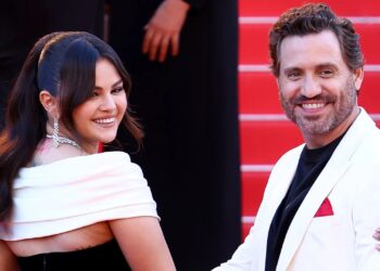 Selena Gómez aclara rumores con divertido video junto a su novio y Édgar Ramírez