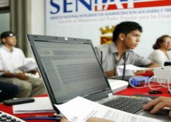 Seniat instaló puntos de información tributaria en centros comerciales y recibirá denuncias de los usuarios