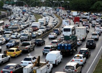 Arranca cobro de multas por circular sin placas en Caracas
