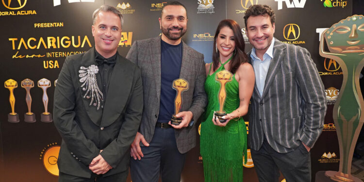 Siéntese Quién Pueda y Carlos Mesber triunfan en los Premios TDO de USA 2024