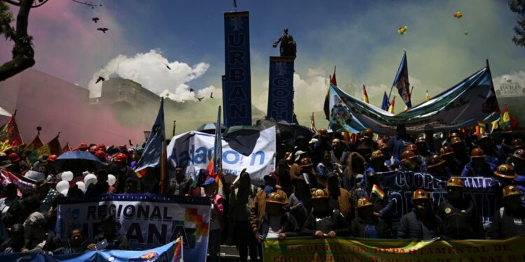 Bolivia elegirá por voto a jueces y magistrados en un clima de crisis política y “falta de independencia”