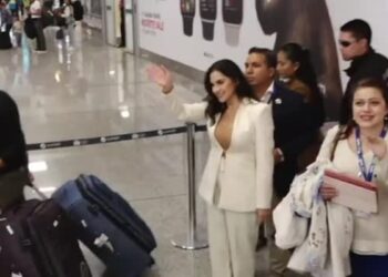 Vicepresidenta de Ecuador retornó a Quito y afirma que lo hizo como “acto de rebeldía”