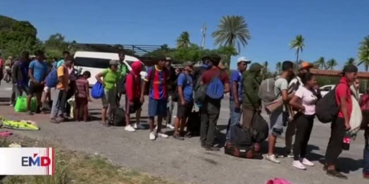Caravana migrante cambia de ruta en México