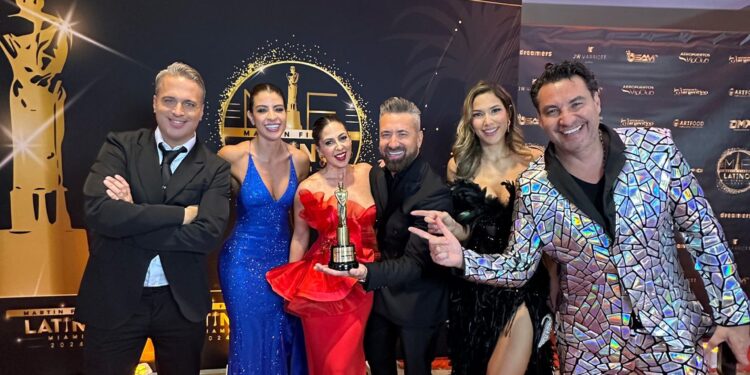 “Siéntese Quien Pueda” de Univisión recibe el Prestigioso Premio Martín Fierro