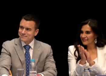 Gobierno de Ecuador designa a nueva vicepresidenta interina en reemplazo de funcionaria suspendida