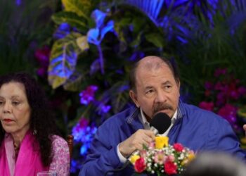 Ortega y su esposa reforman la Constitución que les otorga control absoluto de los poderes del Estado