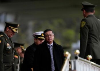 Colombia planea permitir exportación de energía a Ecuador tras cubrir su demanda doméstica