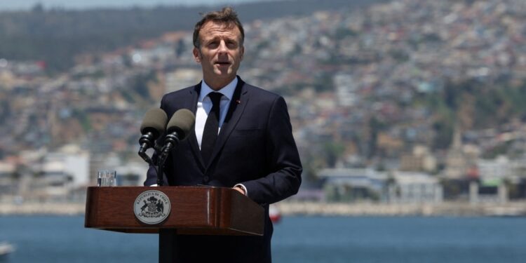 El presidente francés Emmanuel Macrón concluye una gira por tres naciones latinoamericanas