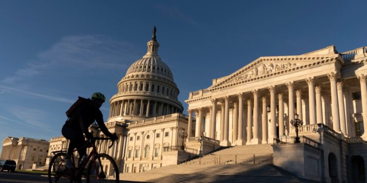 Republicanos del Senado eligen en privado a nuevo líder mayoritario