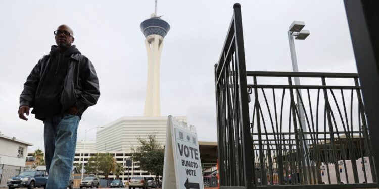 Dirigentes regionales en EEUU temen disturbios durante elecciones y toman precauciones