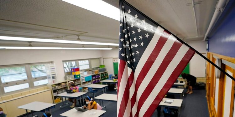 Escuelas de EEUU se preparan para turbulencia por posibles deportaciones masivas de Trump