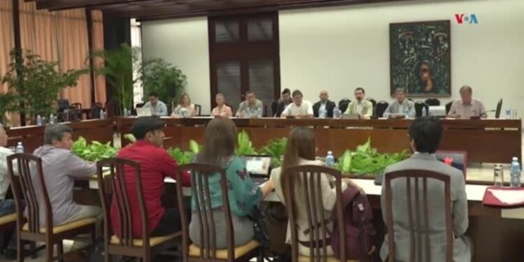 Nueva polémica entre el presidente de Colombia y el ELN acentúa las crispaciones sobre posible acuerdo de paz