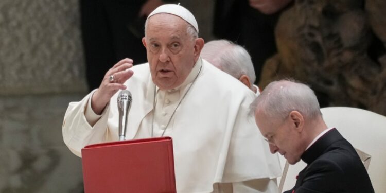 El papa visitará Córcega el 15 de diciembre tras no asistir a la reapertura de Notre Dame en París