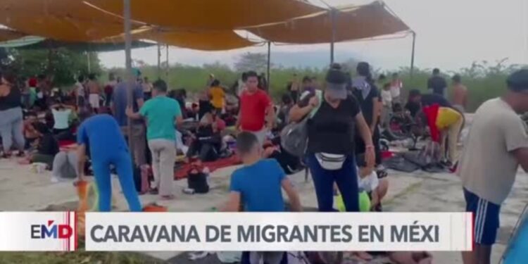 Migrantes enfrentan frío y fuertes vientos en su paso por México