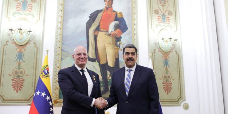 Venezuela y Rusia suscriben 17 acuerdos de cooperación