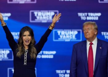 Kristi Noem y Mike Waltz serán la secretaria y el asesor de seguridad nacional de Trump, según reportes