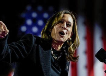 Los demócratas aseguran que aún quedan muchos votos confiando en un giro de última hora