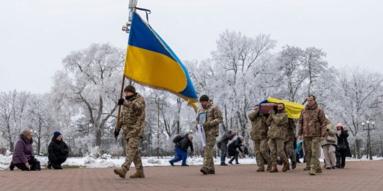 Rusia continúa atacando ciudades e infraestructuras clave en Ucrania