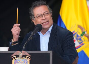 Petro nombra gestores de paz a temidos exjefes paramilitares en Colombia