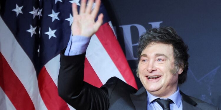 Trump se reúne con el presidente argentino Javier Milei