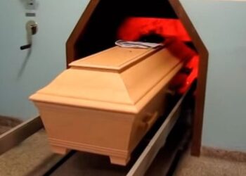 Hombre declarado muerto despertó poco antes de ser cremado en la India: no le hicieron autopsia