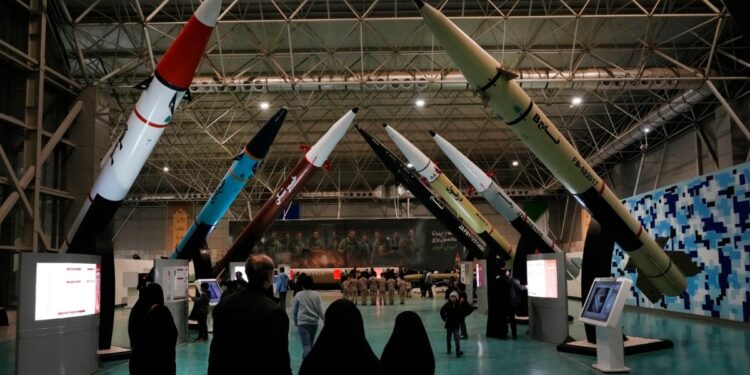 ONU: Irán aumenta reserva de uranio enriquecido a niveles cercanos a los de armas